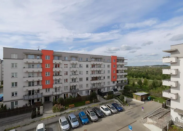 Апартаменты Spacious For 6 Guests In With Office By Renters Краков