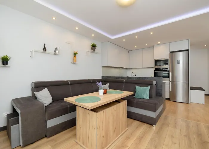 Апартаменты Spacious For 6 Guests In With Office By Renters