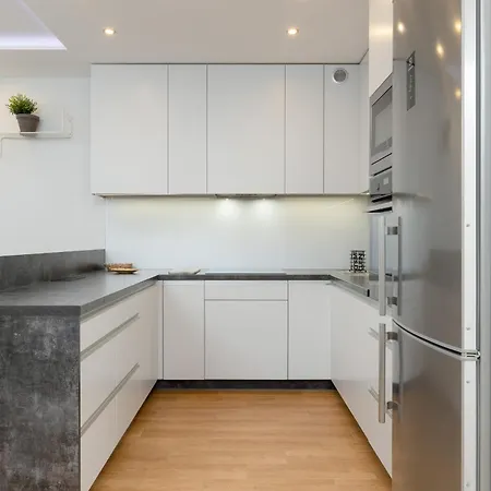 Spacious For 6 Guests In With Office By Renters * クラクフ