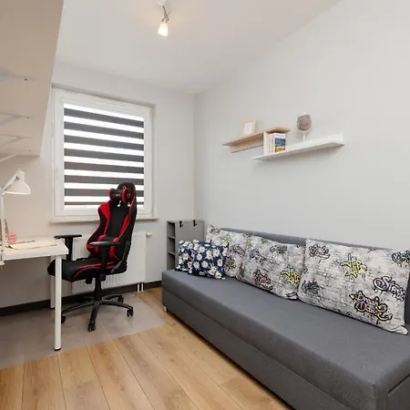 Spacious For 6 Guests In With Office By Renters