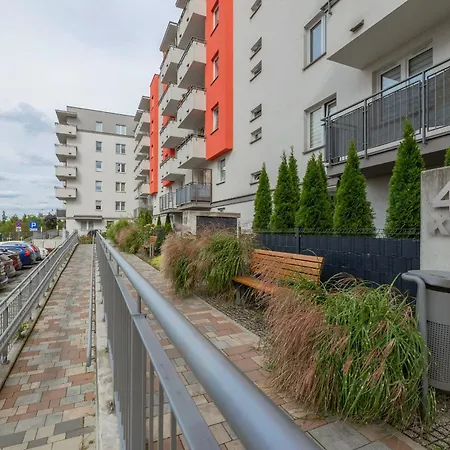 Spacious For 6 Guests In With Office By Renters *