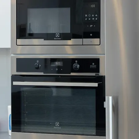 アパート Spacious For 6 Guests In With Office By Renters クラクフ